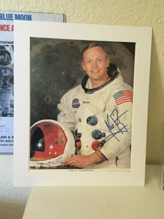 Neil Armstrong uninscribed signed 8X10 JSA 12