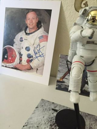 Neil Armstrong uninscribed signed 8X10 JSA 5
