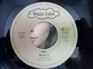 Pat – Music Is / Never Look Back SOUL Funk Disco 1986 germany 7 3