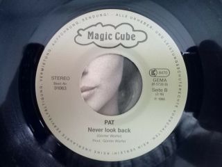 Pat – Music Is / Never Look Back SOUL Funk Disco 1986 germany 7 4