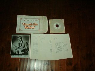 Waylon Jennings Nashville Rebel Information Kit With 45 Record