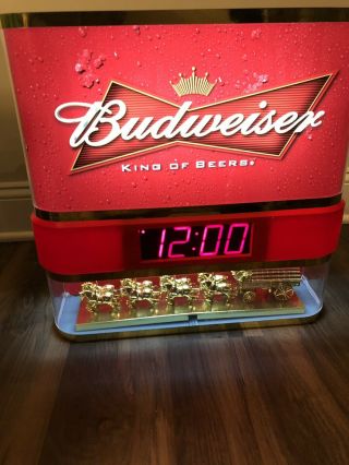 Anheuser Busch Budweiser Clydesdale Showcase Digital Clock.