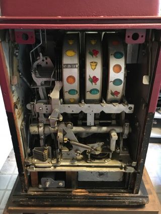 5 cent Mills slot machine from 1947 and in 9
