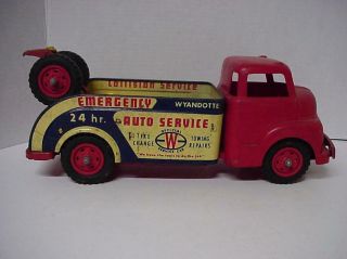 Wyandotte Service Tow Truck Truck Is 15 Inches Rubber Tires