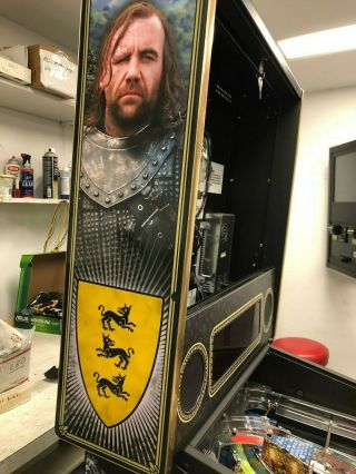 GAME OF THRONES PRO Pinball Machine BY STERN 6
