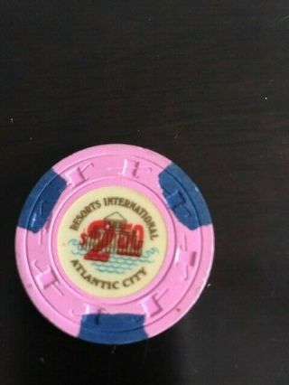 Resorts International $2.  50 Casino Chip 1st Issue Atlantic City Nj