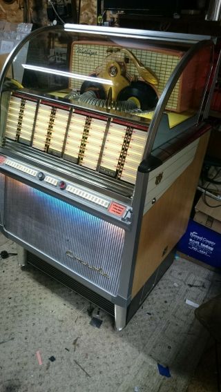 Wurlitzer 2204 Jukebox Restored 45rpm Plays 52 Records 3