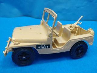 Processed Plastic Co - Large Size Willy Jeep With Gun - Tan 739 - Army Military
