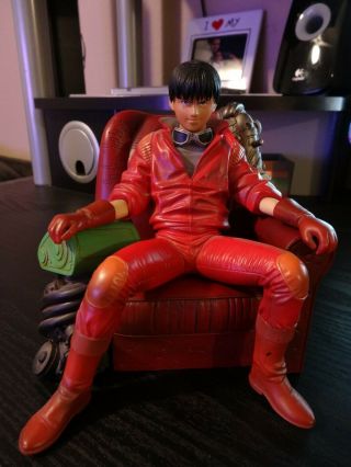 Akira Kaneda On Sofa Pvc Figure