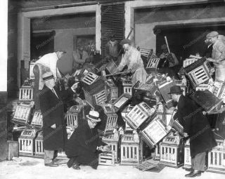 Slot Machines Destroyed By Federal Agents 1930 8 " - 10 " B&w Photo Reprint