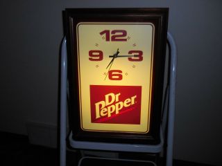 Vintage Dr Pepper Lighted Electric Clock Wood Frame