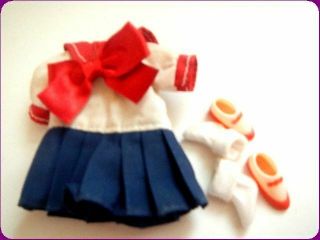 VINTAGE Sailor Moon Sailor Chibi Moon a doll two dress Bandai 8