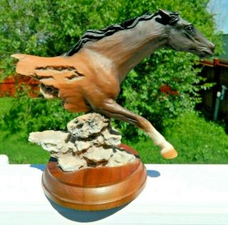 Mill Creek Studios Wild Horse " Runaway " 4108 Sculpture Art Retired & Rare Figure