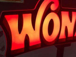 Willy Wonka Casino Slot Machine Topper Illuminated Sign W/ Stand 2