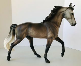 Breyer 585 Bluegrass Bandit Model Tennessee Walking Horse Dappled Rose Grey