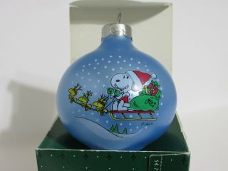 Snoopy Peanuts Charlie Brown Hallmark Christmas Vintage Glass Ball Ornament 1988