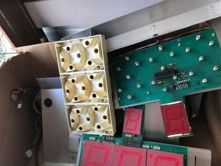Skeeball Model H / S Mini Bulb Scoring Display Boards (4 & 2 Pwr Suppy Bx