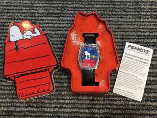 Nos Peanuts Snoopy Woodstock Watch Doghouse Tin