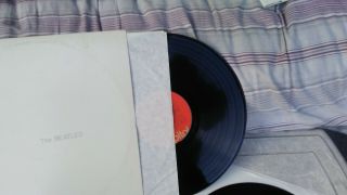 THE BEATLES WHITE ALBUM GATEFOLD 2 LPs POSTER & PHOTOS CAPITOL RECORDS VINYL LP 8