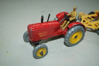 DINKY 27A,  MASSEY - HARRIS TRACTOR 1948 - 54 with harvester 4