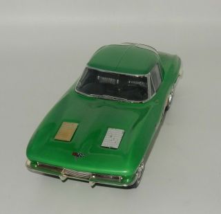JIM BEAM 1963 CHEVY CORVETTE GREEN REGAL CHINA DECANTER CAR (ONLY 700 IN GREEN) 2