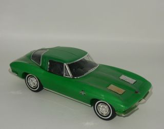JIM BEAM 1963 CHEVY CORVETTE GREEN REGAL CHINA DECANTER CAR (ONLY 700 IN GREEN) 3