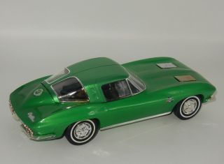 JIM BEAM 1963 CHEVY CORVETTE GREEN REGAL CHINA DECANTER CAR (ONLY 700 IN GREEN) 4