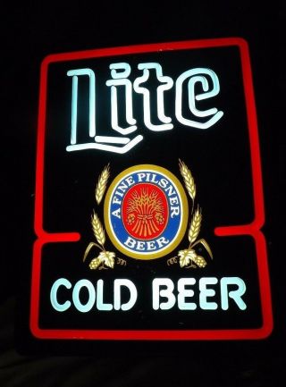Vintage Miller Lite Fine Pilsner Beer Bar Light Sign 19 3/4 By 15 Inches