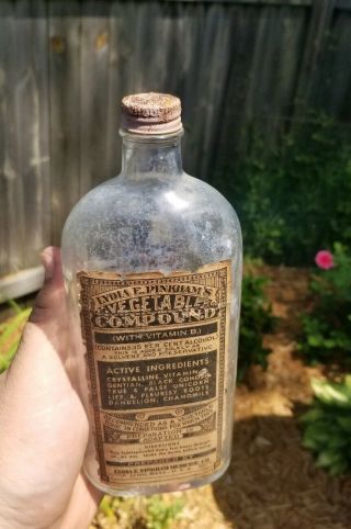 Antique Lydia E.  Pinkham ' s Vegetable Compound Glass Bottle w/ Paper Label 2