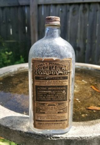 Antique Lydia E.  Pinkham ' s Vegetable Compound Glass Bottle w/ Paper Label 7