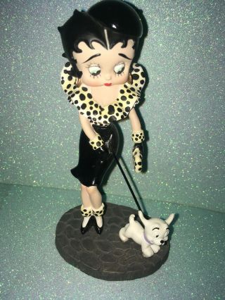 Betty Boop Figurine Statue Walking Dog 4 - 1/2 " Black/white Dress 1999 Item 6852