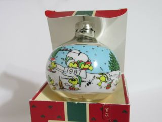 Snoopy Peanuts Charlie Brown Hallmark Christmas Vintage Glass Ball Ornament 1987