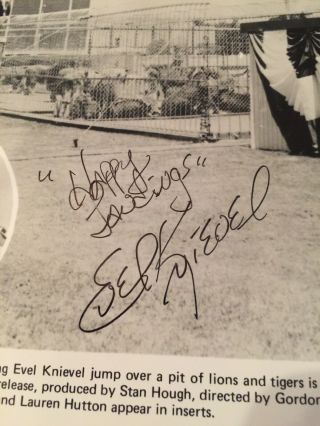 EVEL KNIEVEL HAND SIGNED AUTOGRAPH - A COLLECTORS MUST HAVE - 2