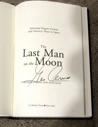 PSA/DNA Apollo 17 astronaut Gene CERNAN book 