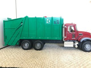 Bruder Mack Granite Rear - Loading Recycle Garbage Truck 1: