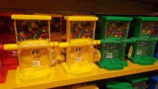 1 M&M ' s World Zig Zag Blue Candy Dispenser w Tags YOU PICK COLOR gift 3