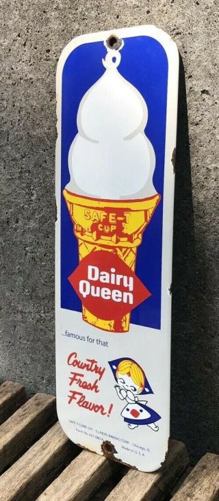 OLD HEAVY PORCELAIN DAIRY QUEEN SIGN DOOR PUSH PLATE ICE CREAM CONE MADE IN USA 3