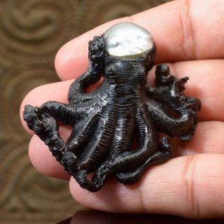Octopus Black Horn Carving South Sea Pearl Netsuke Sculpture Paperweight 14.  45g