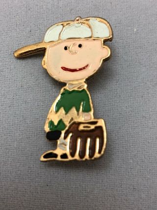 Vintage Snoopy Peanut United Feature Charlie Brown Baseball Pin