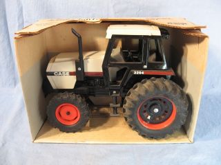 Nib Ertl Case 3294 Toy Tractor 1/16 Die Cast