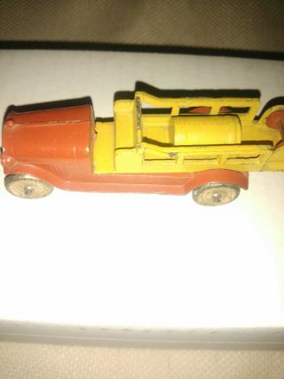 ANTIQUE TOOTSIETOY FIRE WATERTOWER TRUCK IN RED & YELLOW w/ Metal Wheels 6