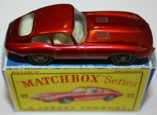 Matchbox Lesney 32 Jaguar E Type W/box -