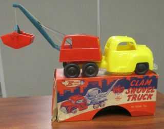 Vtg B - Line Toys Plastic Clam Shovel Truck Action Toy Processed Plastic Co.  W/box