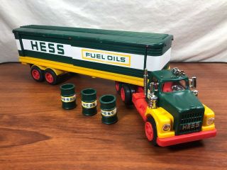 Vintage 1976 NOS HESS Fuel Oils Truck Toy In The Factory Box 5