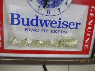 VINTAGE BUDWEISER DELUXE LABEL SIGN LIGHTED WALL HANGING BAR CLOCK LAMP 017 - 623 2