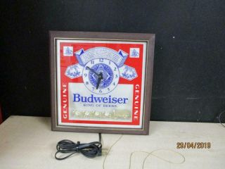 VINTAGE BUDWEISER DELUXE LABEL SIGN LIGHTED WALL HANGING BAR CLOCK LAMP 017 - 623 7