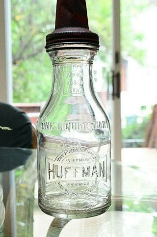 Vintage One Liquid Quart Huffman Oil Bottle Dayton Ohio Red Top