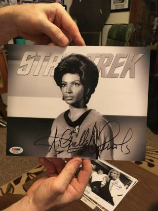 Nichelle Nichols Signed Psa Dna Photo Star Trek.  8x10in Aprox