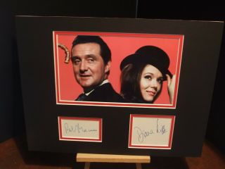 The Avengers Patrick Macnee & Diana Rigg Authentic Signed Display Uacc