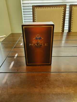 Crown Royal Maple Finished Canadian Whisky 750 Ml Complete Set F/s